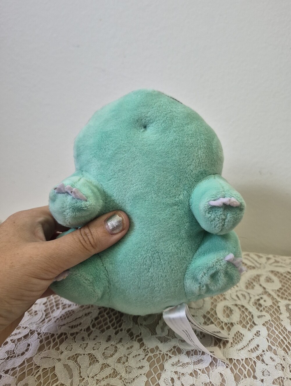 Bulbasaur Plush - Picture 6 of 7